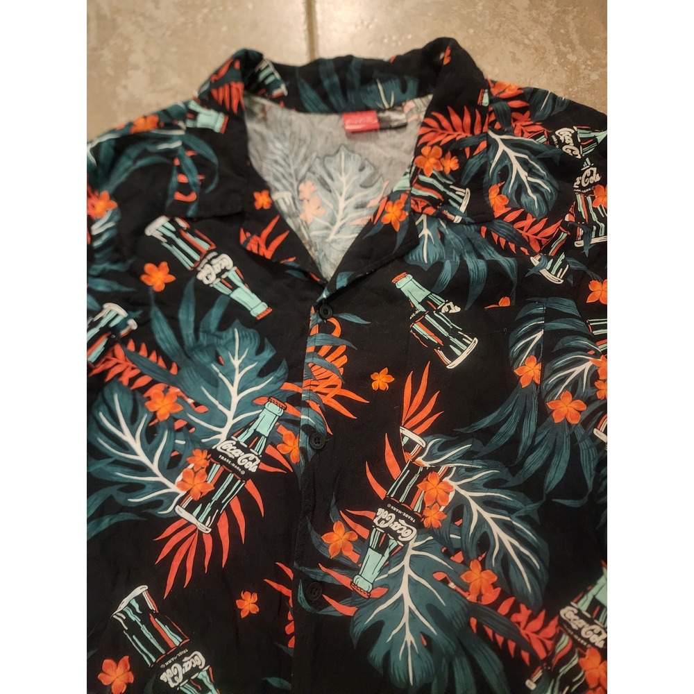 Coca-Cola Mens XXL Tropical Hibiscus Floral Button Down Shirt Black Short Sleeve